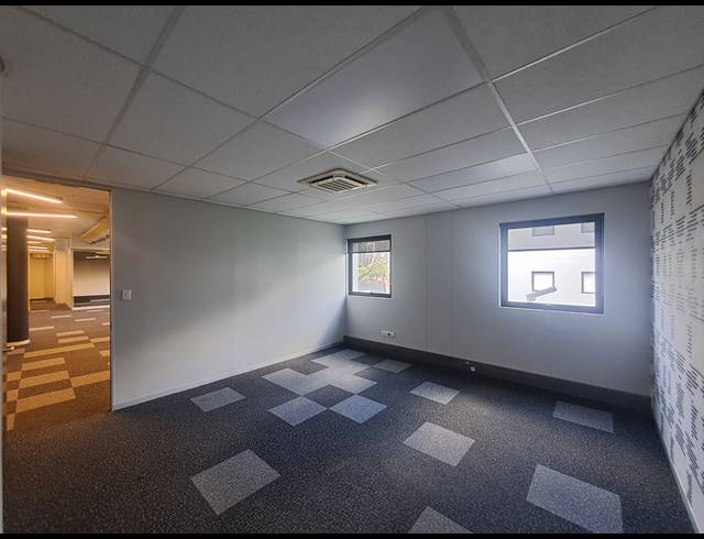266M² OFFICE TO LET IN HYDE PARK